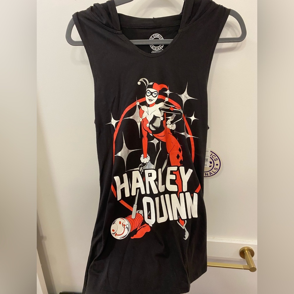 Hooded Harley Quinn Tank Top NWT (FITS SMALL)
